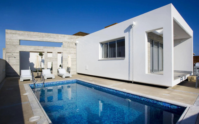 Paradise Cove Beach Villas
