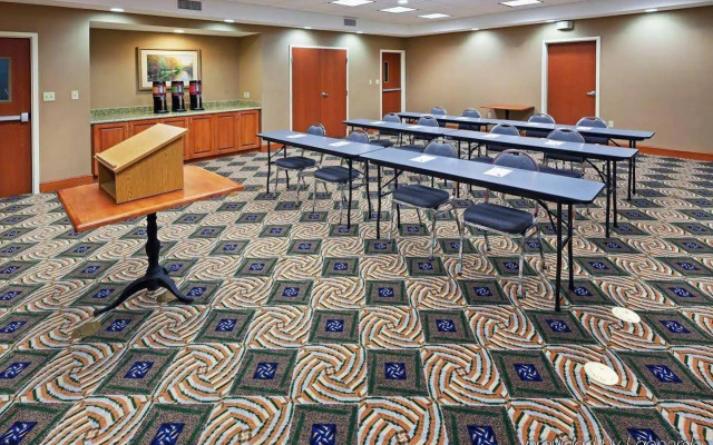 Holiday Inn Express : Hillsboro I-35 by IHG