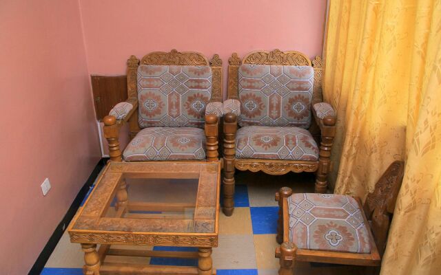 Yonas Hotel