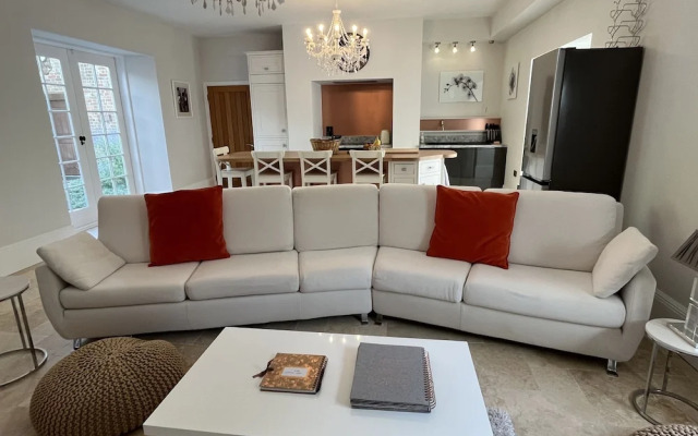 Stunning and Luxurious Manor House Holiday Home