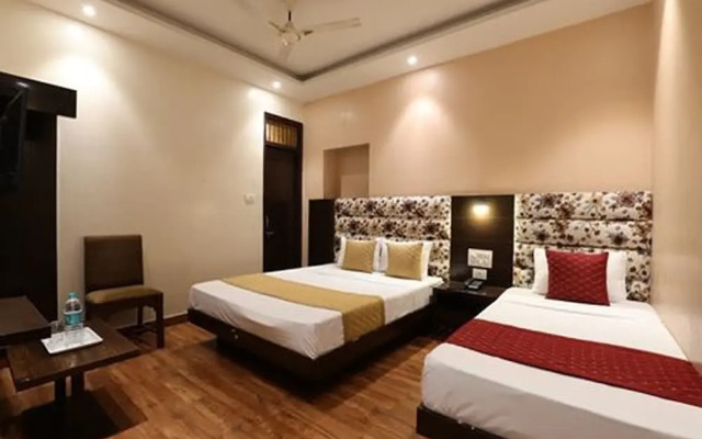 Hotel Amrit