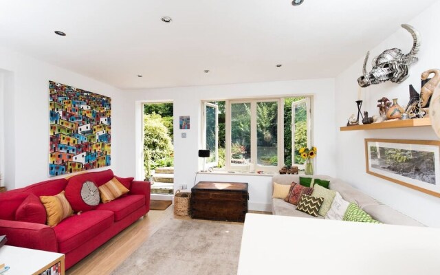 Charming 2BR garden flat in Clapham
