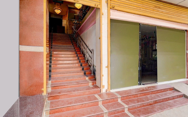 Deluxeg.s Residency