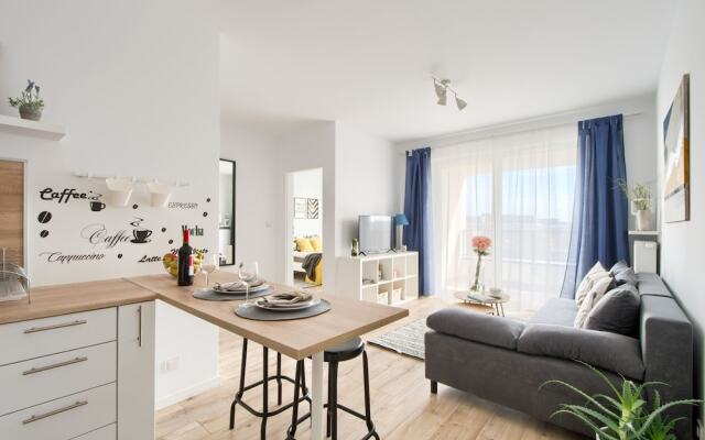 M&R Apartament Airport&Business Komputerowa