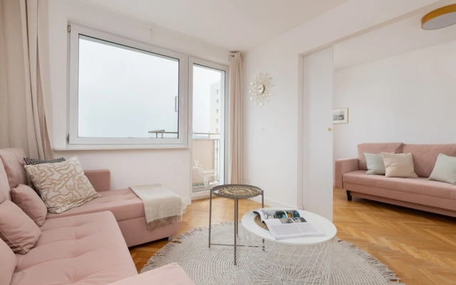 Pastel Apartment in Gdynia by Renters