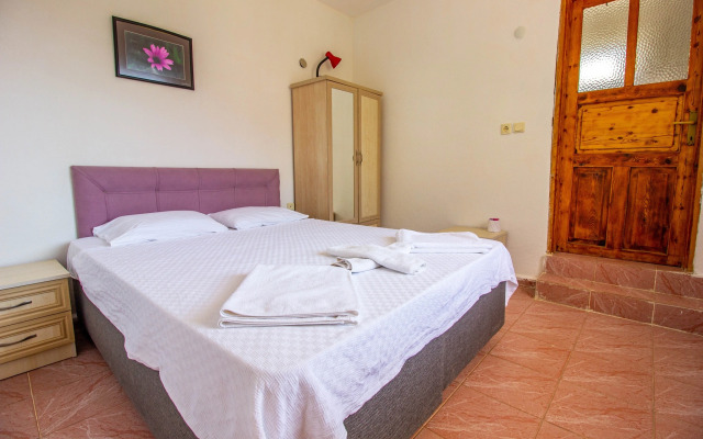 Faralya Gül  Pansiyon