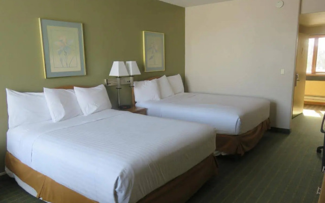 Baymont by Wyndham Fargo