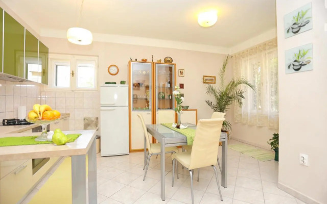 Apartments with WiFi Split - 16420