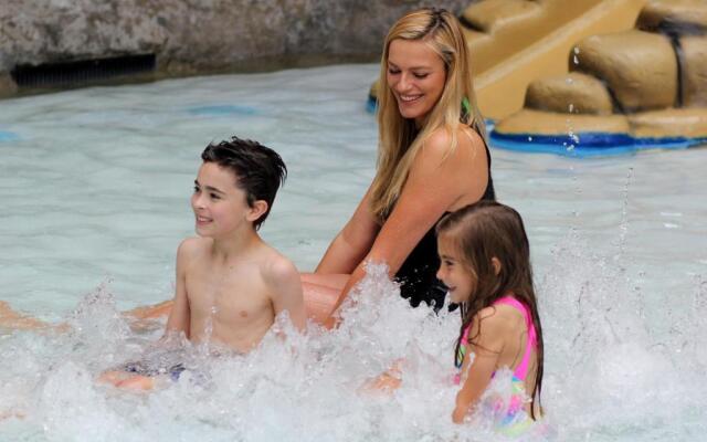 Six Flags Lodge & Indoor Waterpark