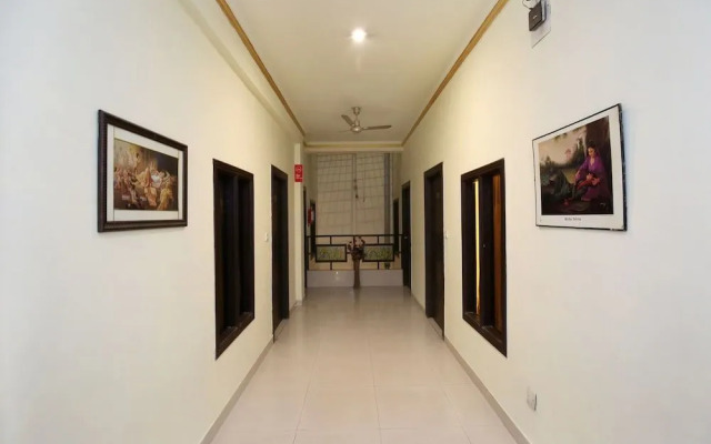 OYO 9736 Hotel Downtown Suites