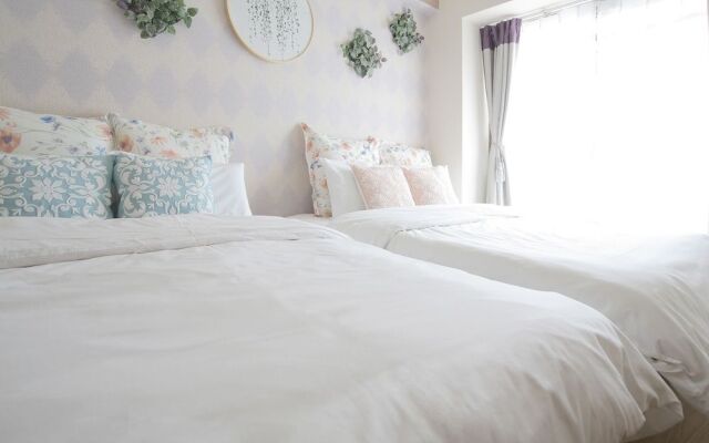 Grand Court Namba 305