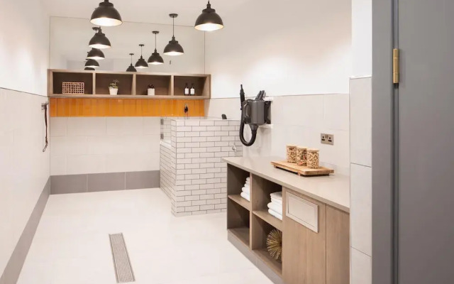 Refined 3-bedroom Condo