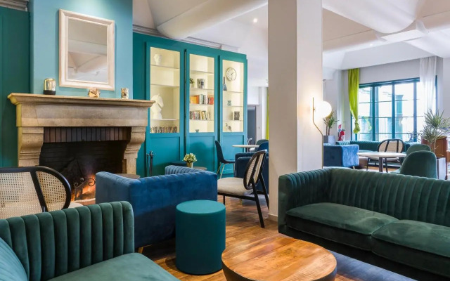 Latitudes Beach Hotel