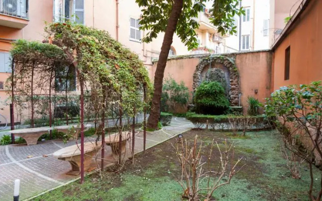 Fabulous St. Peters Apartment