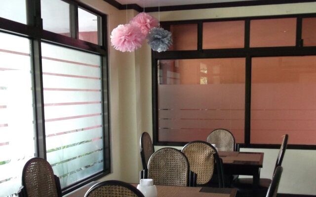 RueMango Apartelle and Suites