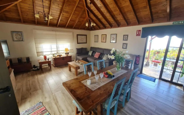 Casa Rosales with Pool & Wifi
