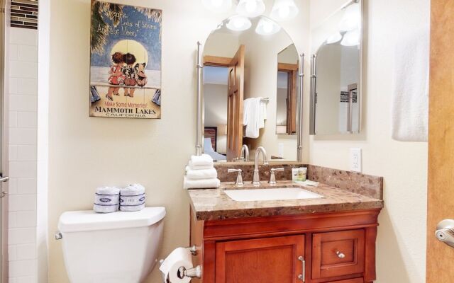 Mammoth Estates #140 2 Bedroom Condo by RedAwning