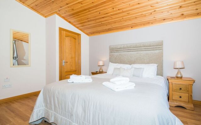 Tawny Lodge