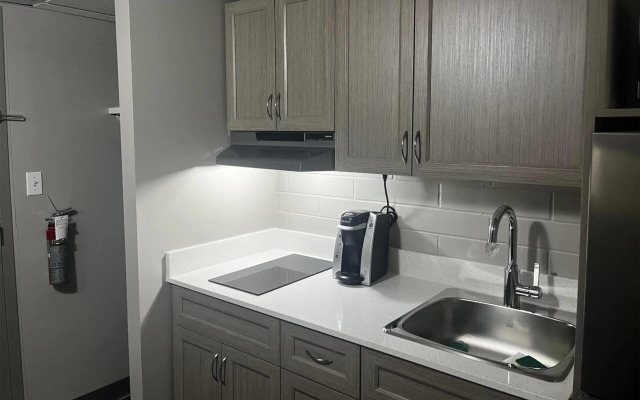 Travelodge by Wyndham Grande Prairie