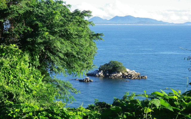 Blue Zebra Island Lodge