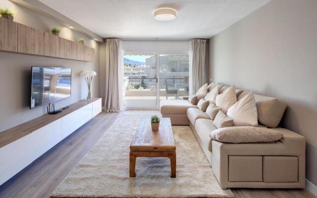 Fantastic Apartment Next To Guadalmina Golf Course In Marbella