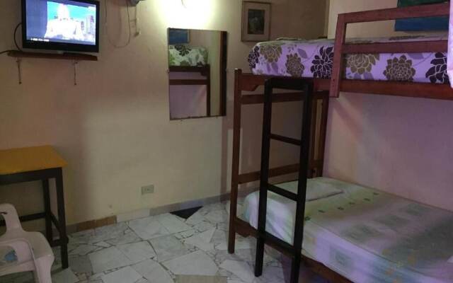 Yellow Moon Guesthouse  Apartments