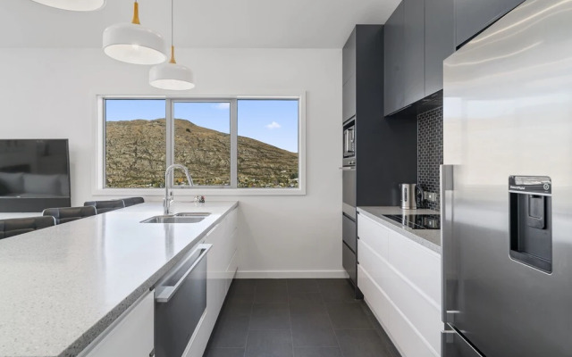 Modern Alpine Living Spectacular View