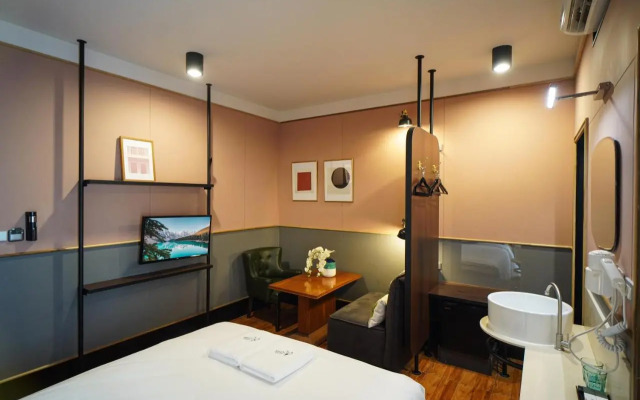 Josh Hotel