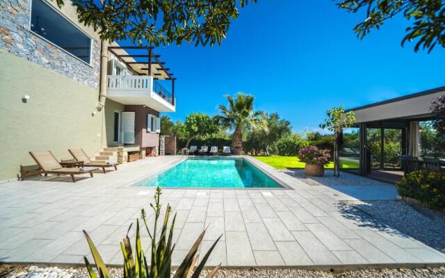 Petronila Luxury Villa
