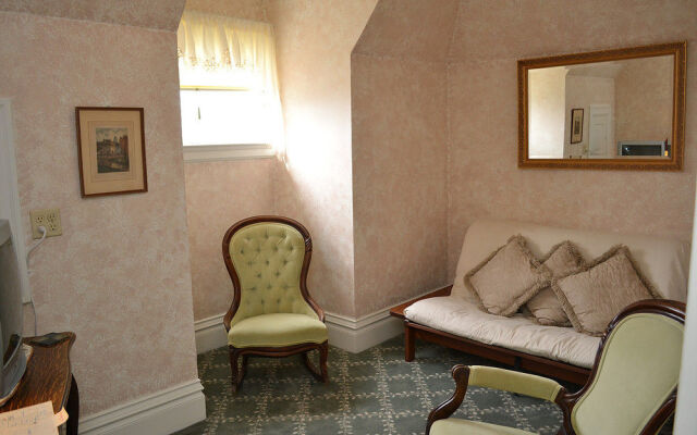 The Grand Anne Bed & Breakfast