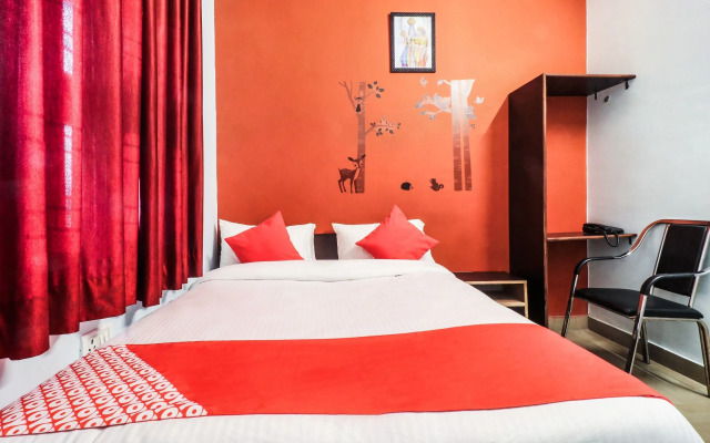 OYO 24228 Hotel Hans