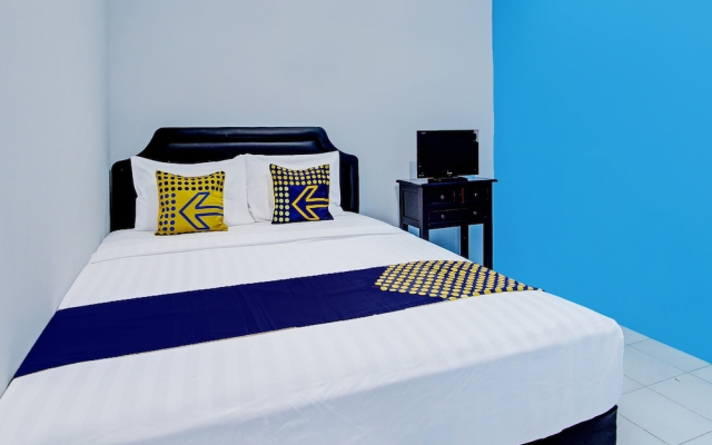 SPOT ON 92179 Latinos House