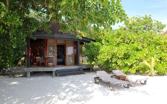 Komandoo Maldives Island Resort