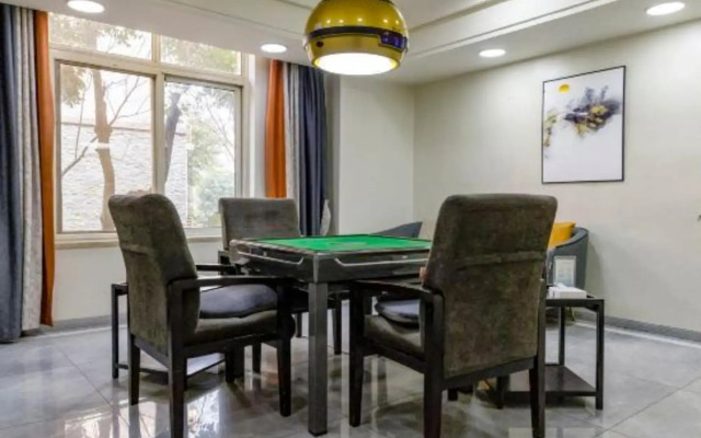 Beichuan Erma Holiday Hotel (Beichuan High School Shuadu Commercial Plaza)