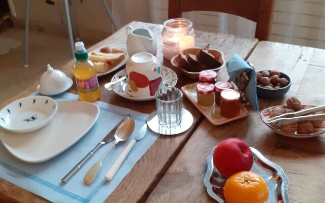 Chambre dans une maison pleine de vie