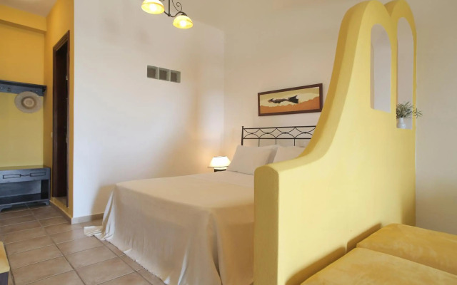 Yalis Hotel