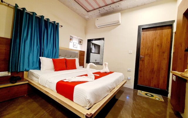 Hotel Palm residency