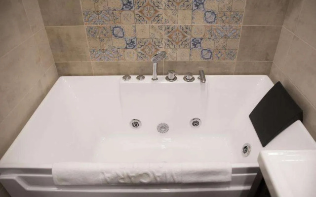 Macara Sheki City Hotel