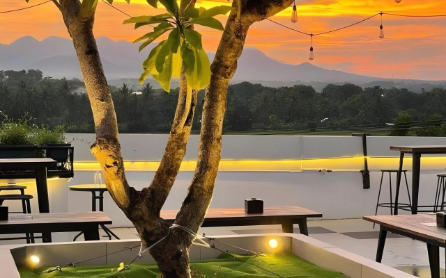 Kaloka Airport Hotel