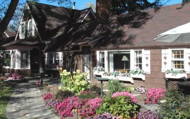 Lazy Cloud Bed and Breakfast