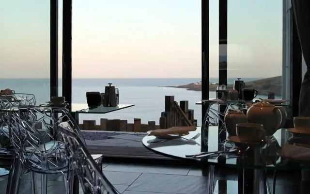 Luxury Pebble House 180 Degrees Sea View