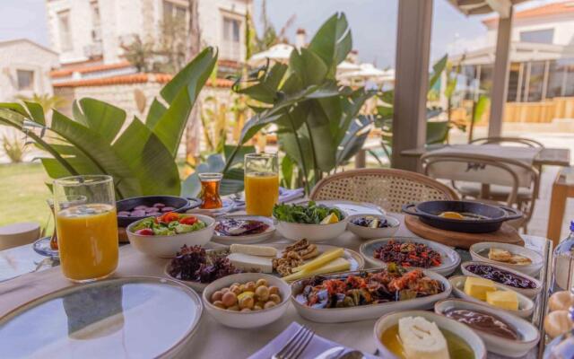 June Alaçatı (+15 Adult only)