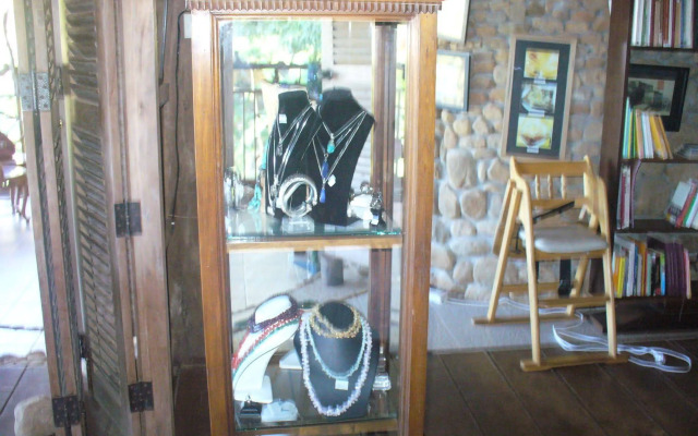 Le Bout du Monde Khmer Lodge