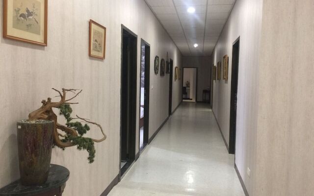 Jia-Jia Business Hotel