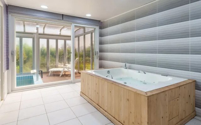 Suncheon The Sky Pool Villa