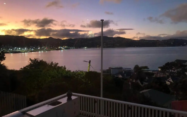 Private Luxurious Studio w Outdoor Living & Views!
