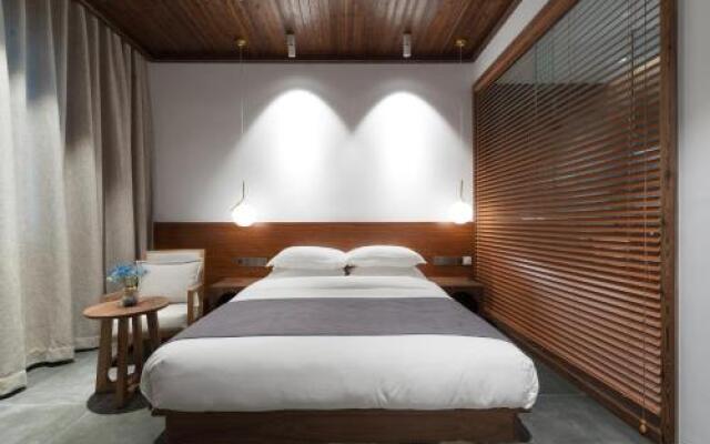 Moment Inn