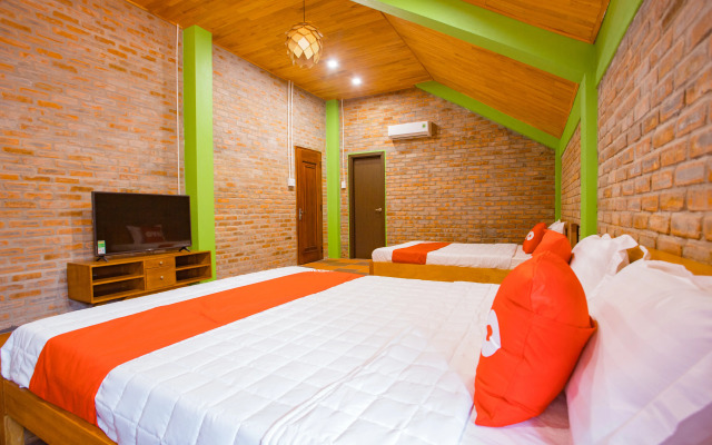 Lucky Hotel by OYO Rooms