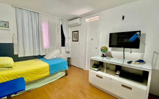 Apartamento vista mar, 2 Suítes, WC Social,2 vagas