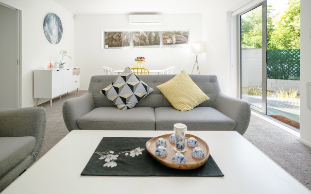 Castor Bay Premium Modern and Cosy 2 Bedroom Unit – Guest Rooms – North Auckland